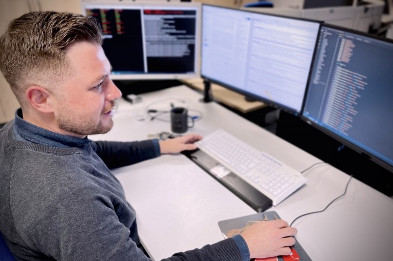 DET_Bild Dualer Studiengang RIA IT.jpg