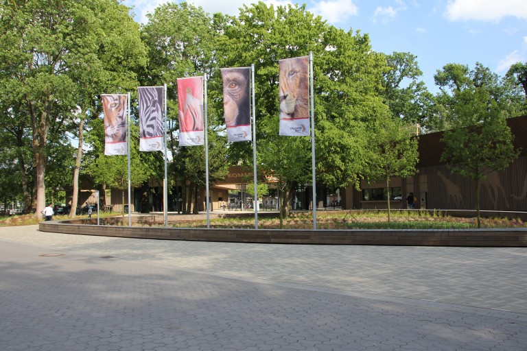 Haupteingang_Erlebnis-Zoo Hannover.JPG