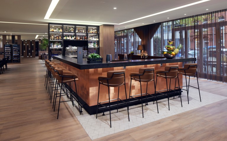 20221018-DoubletreeHannover-Albertz-Bar-I-NoBartender.jpg