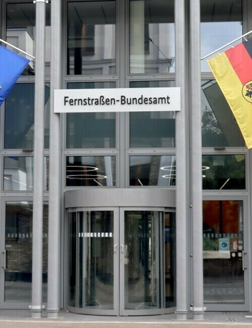 20220523_FBA_Beflaggung_hoch.jpg