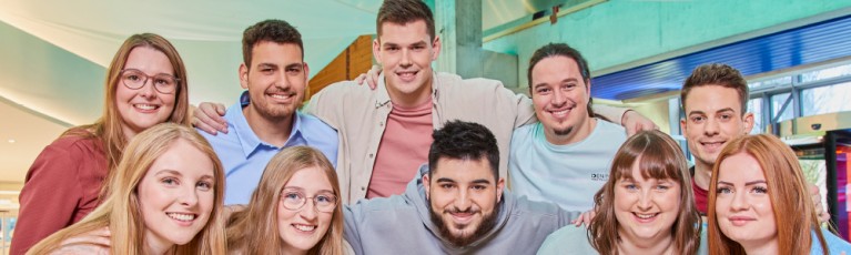 Headerbild_Gruppenbild_1000x300px Kopie.jpg