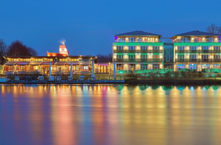 Hotel RIVERSIDE und PIER99.jpg