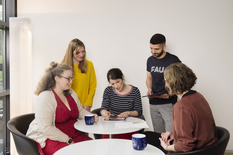FAU_Gesprächssituation_01_Print_24.jpg