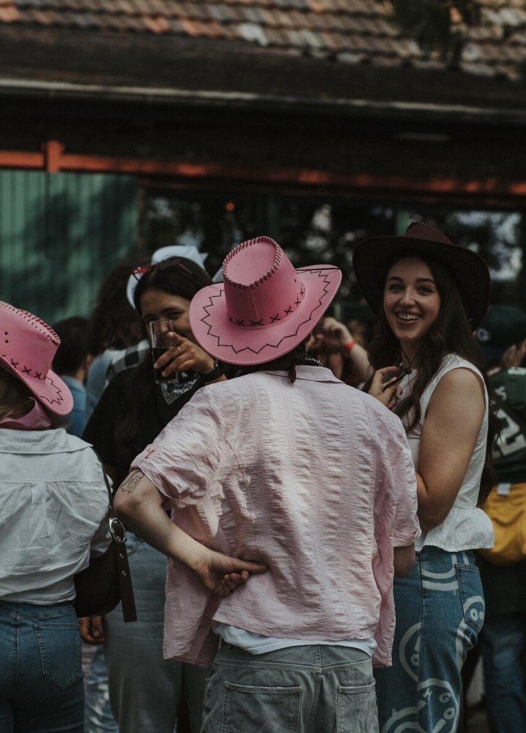 1756289120_dc-sommerparty-howdy-181.jpeg
