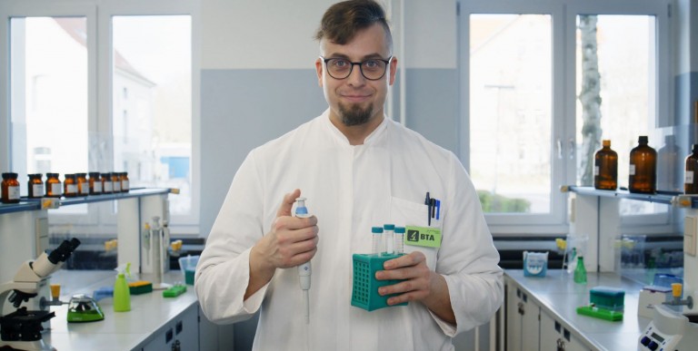 BTA Frontalgesicht Labor BTA ohne Text.jpg