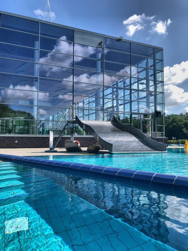 Freibad Rutsche 1.jpg