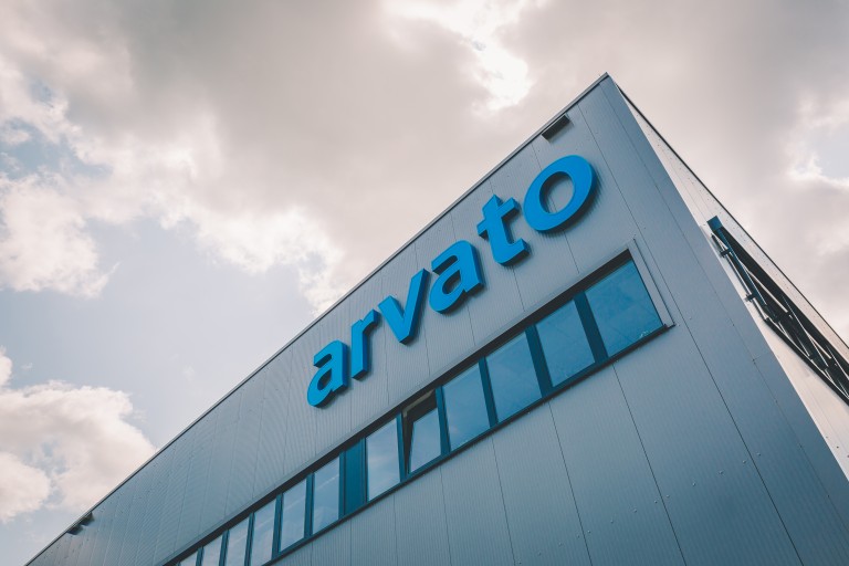 arvato_signage_on_warehouse.jpg